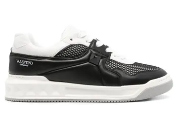 Valentino One Stud Low-Top Black White | 5Y2S0E71 SAT 0NI