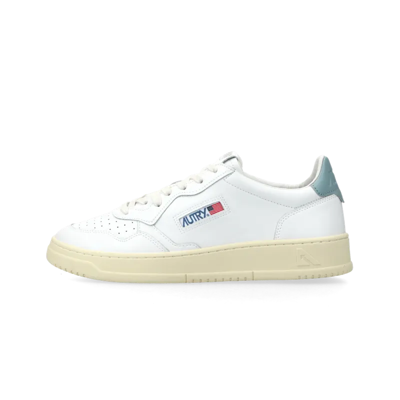 Autry Medalist Low W (leat / leat white / slv blue) – AULWLL79 “White/Blue” | AULWLL79