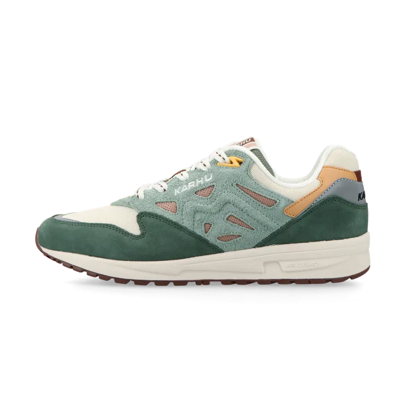 Karhu x MÖLKKY Legacy 96 (laurel wreath / warm taupe) – F806081 | F806081