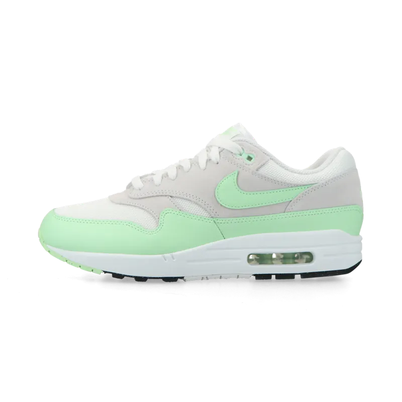 Nike Air Max 1 Essential (summit white / vapor green / photon dust) – FZ5808-107 “Summit White/Photon Dust/Zwart/Vapor Green” | FZ5808-107