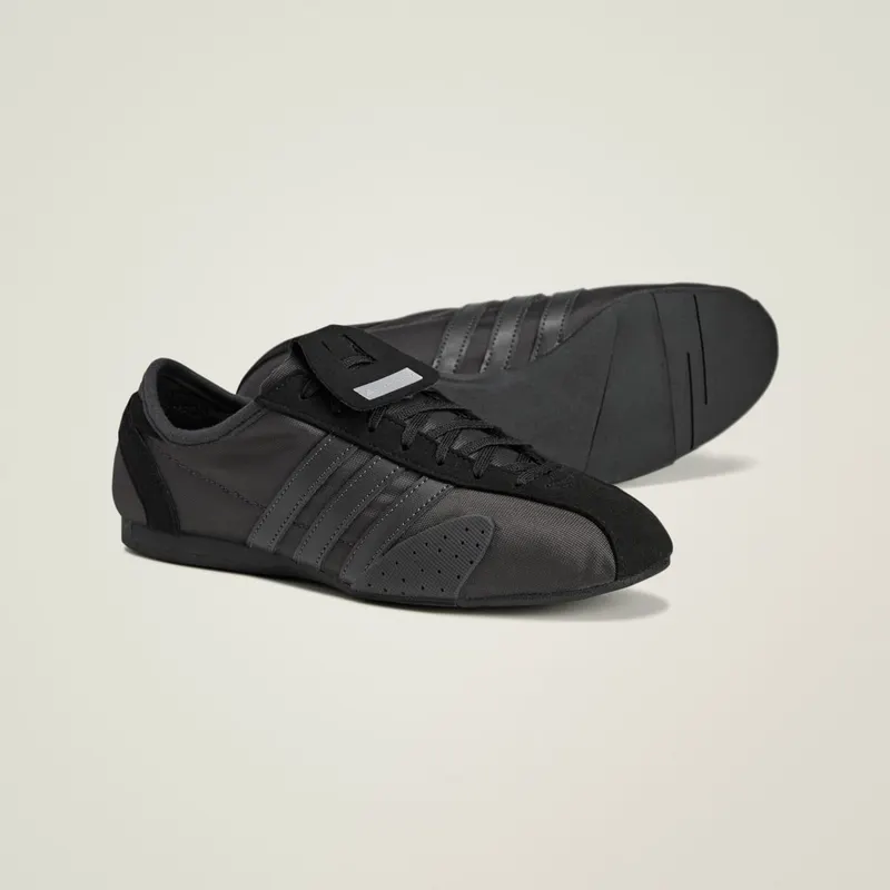 Adidas adidas by Stella McCartney Sportswear 76 Sportschoenen Core Black / Core Black / Core Black | JR7587