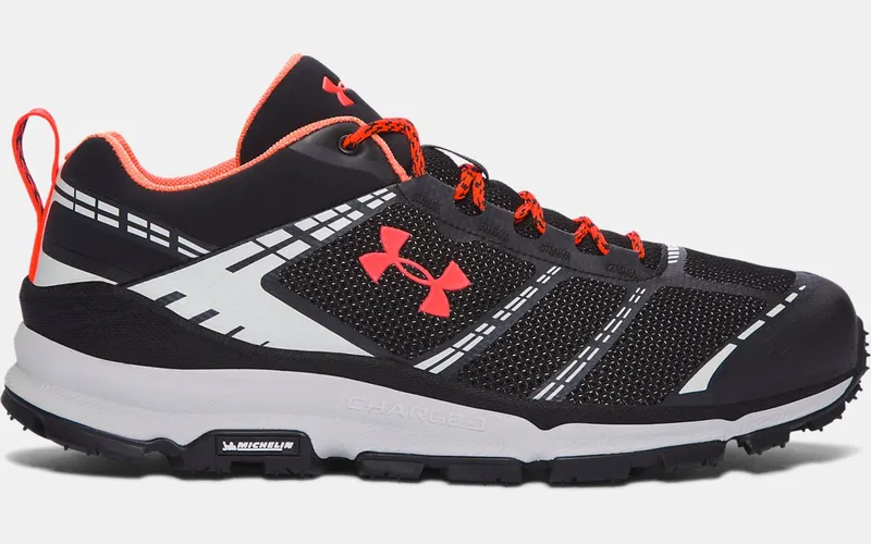 Under Armour Verge Low “Black/Red” | 1297221-001