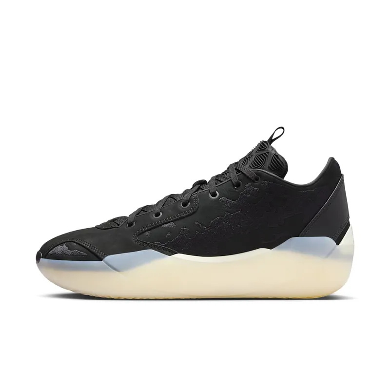 Jordan 39 RNWY “Black / Black / Phantom” | HF0370-001