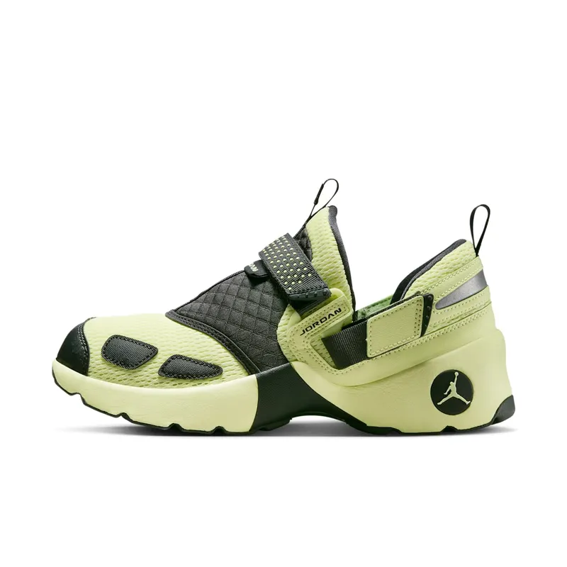 Jordan Trunner LX “Luminous Green” | HQ2164-302