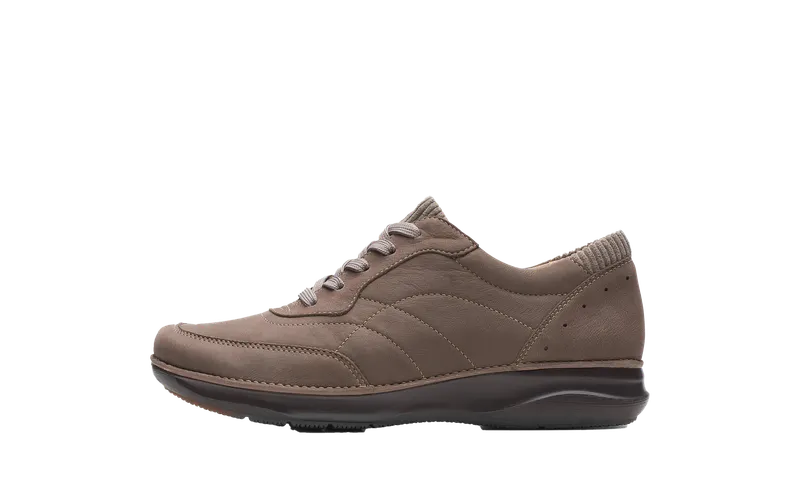 Clarks APPLEY TIE “Taupe” | 26162050