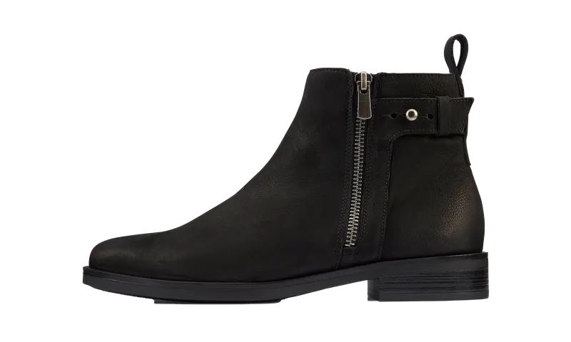 Clarks MEMI LO “Black” | 26162170