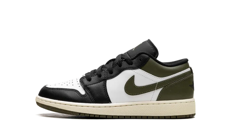 Jordan 1 Low GS “Black Toe Medium Olive” | 553560-092