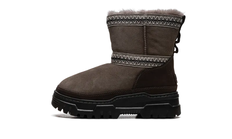 Ugg CLASSIC MINI TRAILGAZER BOOT “Hickory” | 1158322-HCK
