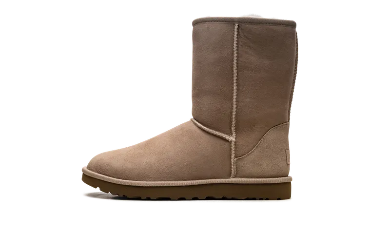 Ugg Classics Short Ii “Sand” | 1016223-SAN