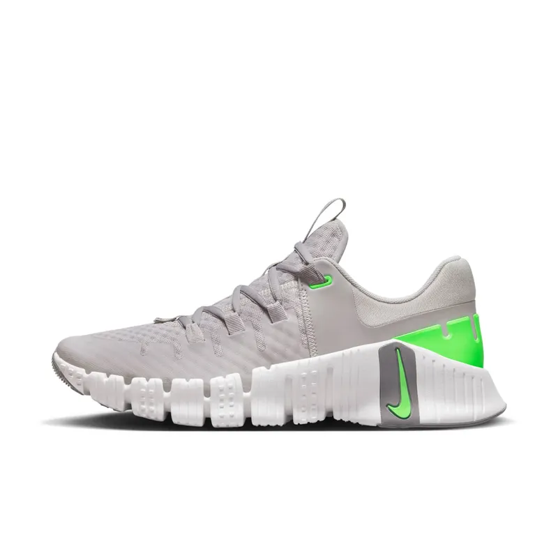 Nike Free Metcon 5 “Light Iron” | DV3949-002