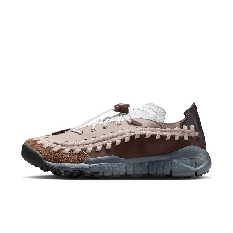 Nike Homescape Woven x SOULGOODS – “Medium Orewood Brown / Dark Field Brown / Dark Blue Grey / Black” | HM6961-001