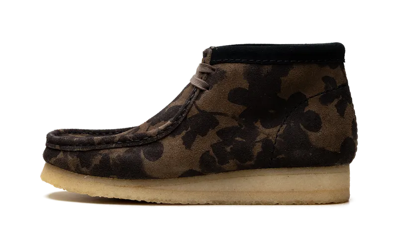 Clarks Wallabee Boot “Black/Khaki” | 26174035