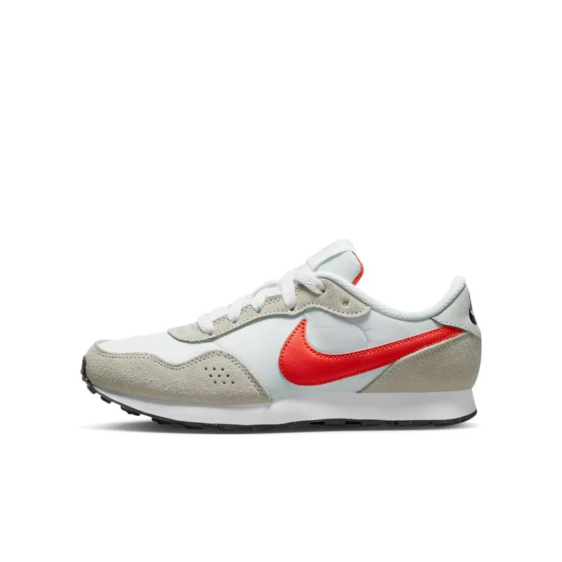 Nike MD Valiant GS “PURE PLATINUM PICANTE RED” | CN8558-020
