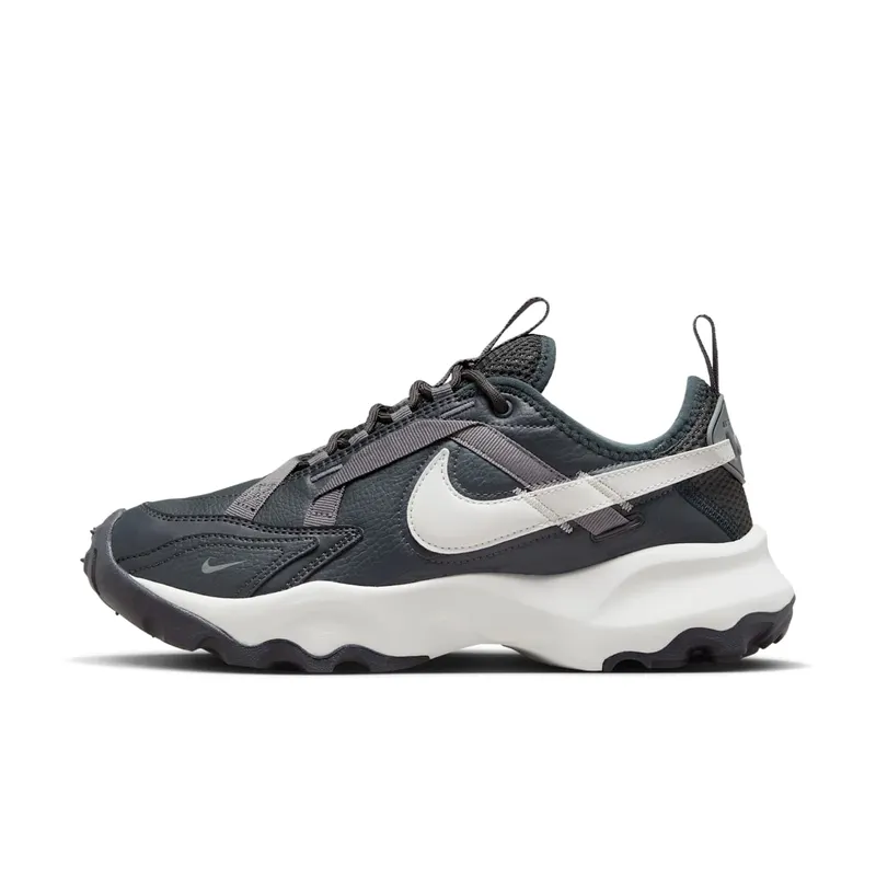 Nike TC 7900 Anthracite Platinum Tint Smoke Grey Metallic Platinum | DD9682-001