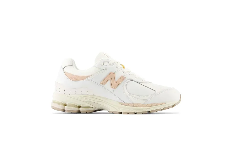 New Balance 2002R “Vachetta Leather” | M2002RVF