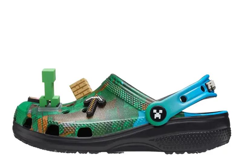 Crocs Classic Clog Minecraft Dark Forest “Green” | 210829-90H