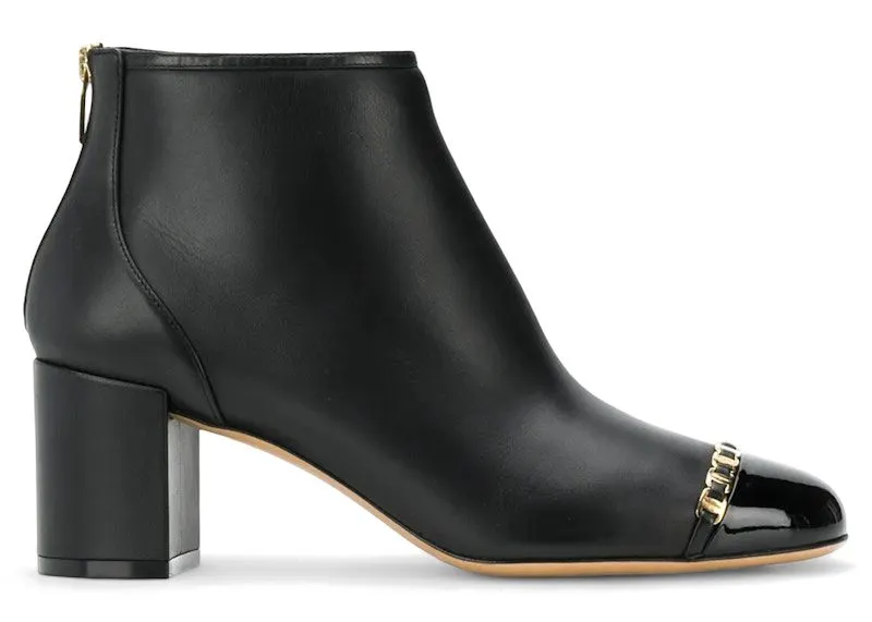Ferragamo Vara Chain Detail Booties Black | 01P057704006