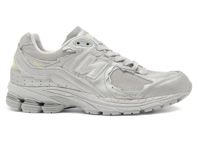 New Balance 2002R Protection Pack Metallic Silver “Metallic Silver / Cream” | M2002RD7