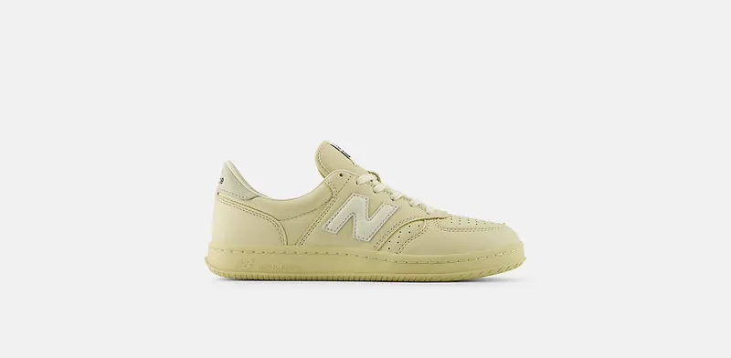 Auralee x New Balance T500 ‘Asparagus Green’ “Asparagus Green Met Hay En White Asparagus” | CT500AL