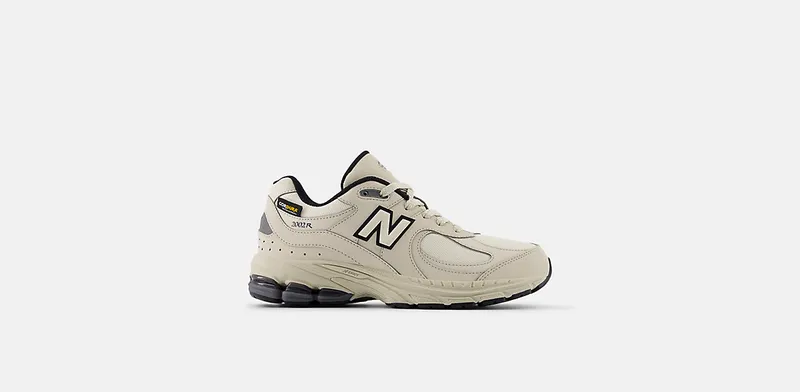 New Balance 2002R Cordura Timberwolf Black | GC2002PM