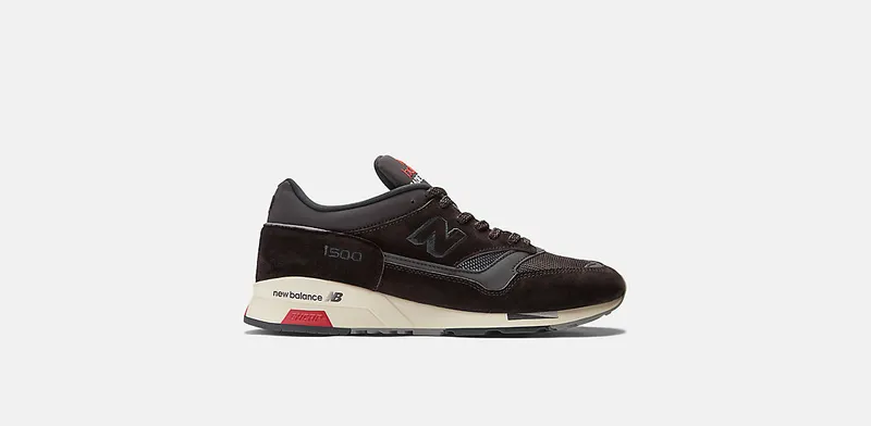 New Balance 1500 MiUK Black Coffee “Black Coffee / Espresso / Tango Red” | U1500BKR
