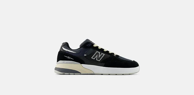 New Balance x Andrew Reynolds Numeric 933 Black Eclipse | UN933BNT