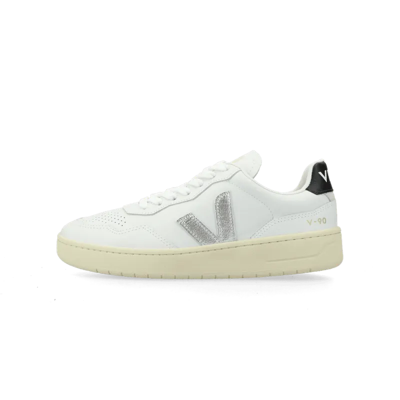 Veja V-90 OT White Silver Black | VD2020910