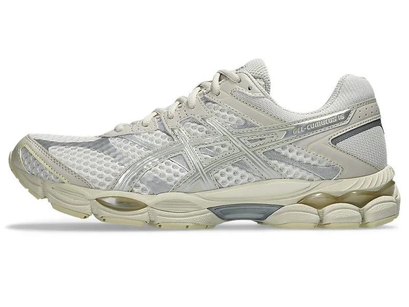 ASICS GEL-CUMULUS 16 “Cream / Pure Silver” | 1203A733-107