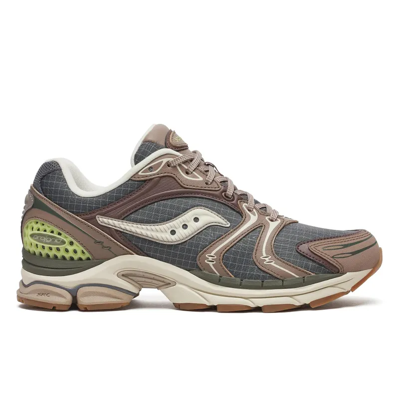 SAUCONY ProGrid Triumph 4 “Carbon / Taupe” | S70937-3