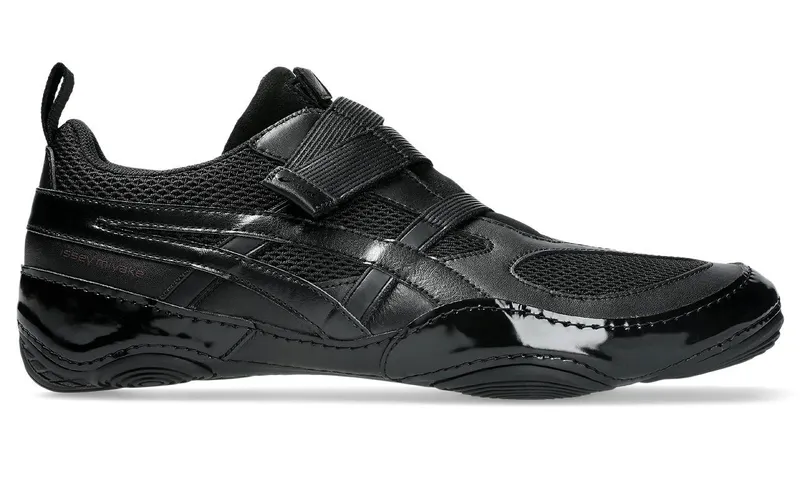 Issey Miyake x Asics Hyper Taping “Black” | 1203A819001