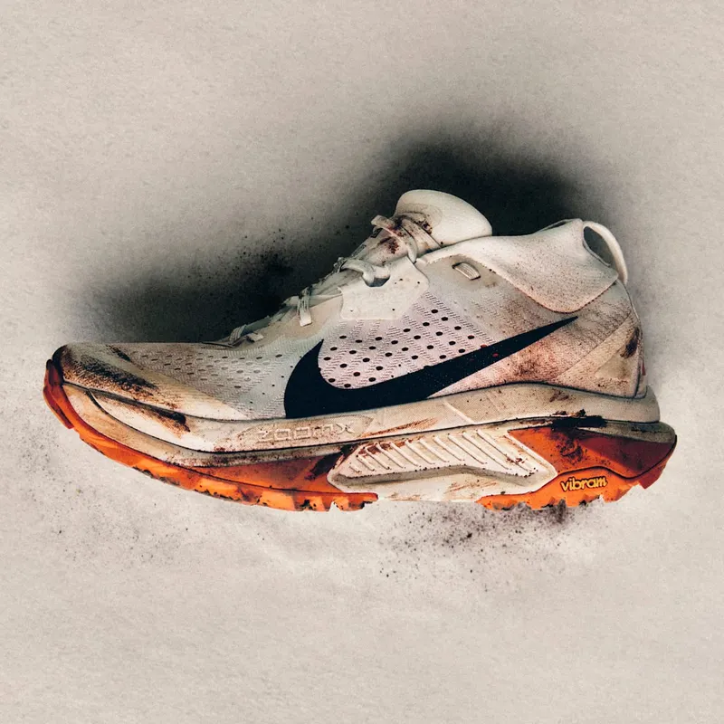Nike ACG Zegama White Crimson | HV8113-103