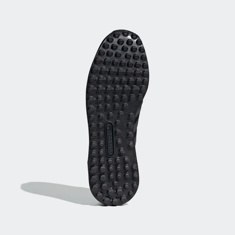 adidas LA Trainer Core Black / Carbon / Core Black (B23707)