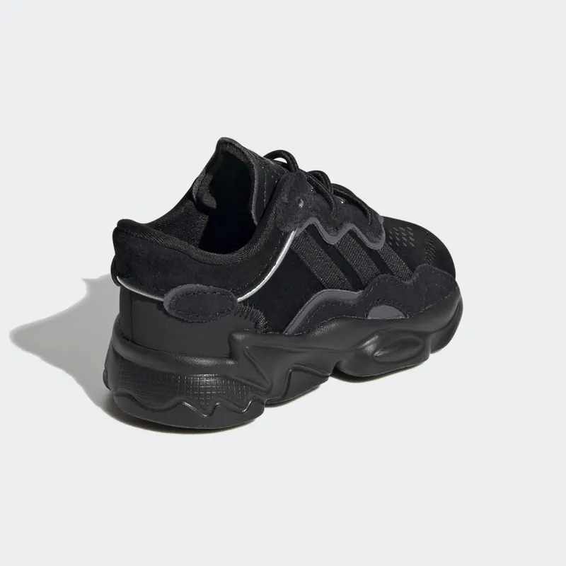 adidas OZWEEGO Core Black / Core Black / Night Metallic (EF6300)