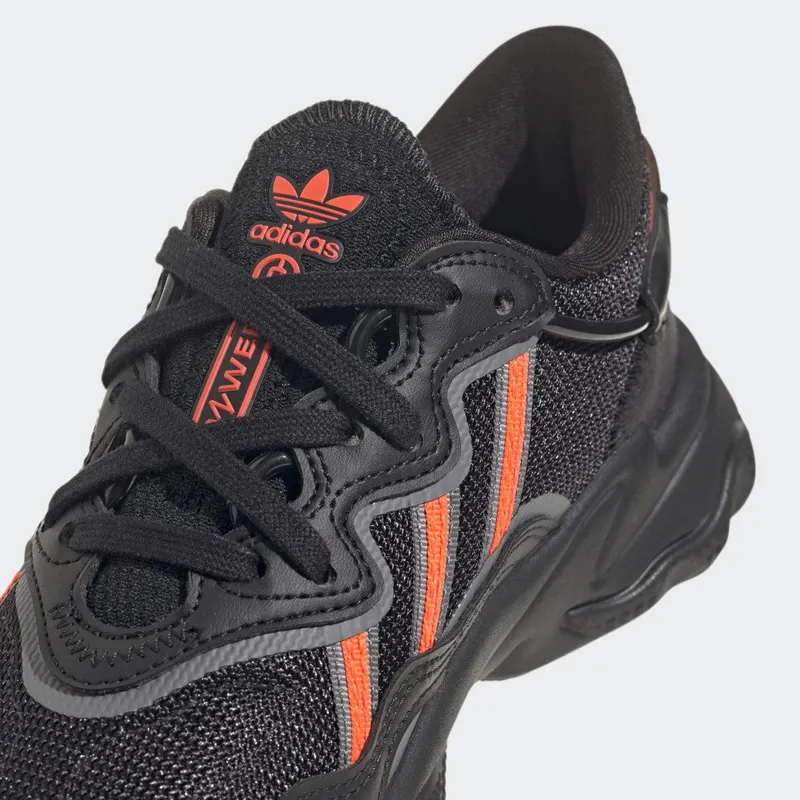 adidas OZWEEGO Core Black / Solar Red / Grey Six (GV8888)