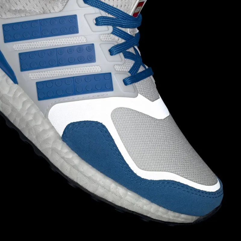 adidas adidas Ultraboost DNA x LEGO® COLORS Running Cloud White / Shock Blue / Core Black (GX2549)