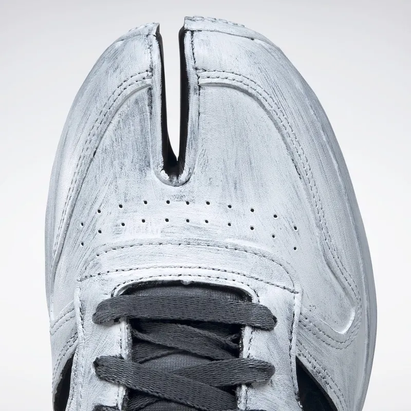 Reebok Maison Margiela Classic Leather DQ Schoenen Black / Black / Cloud White