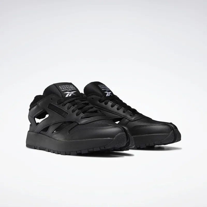 Reebok Maison Margiela Classic Leather DQ Schoenen Black / Cloud White / Black