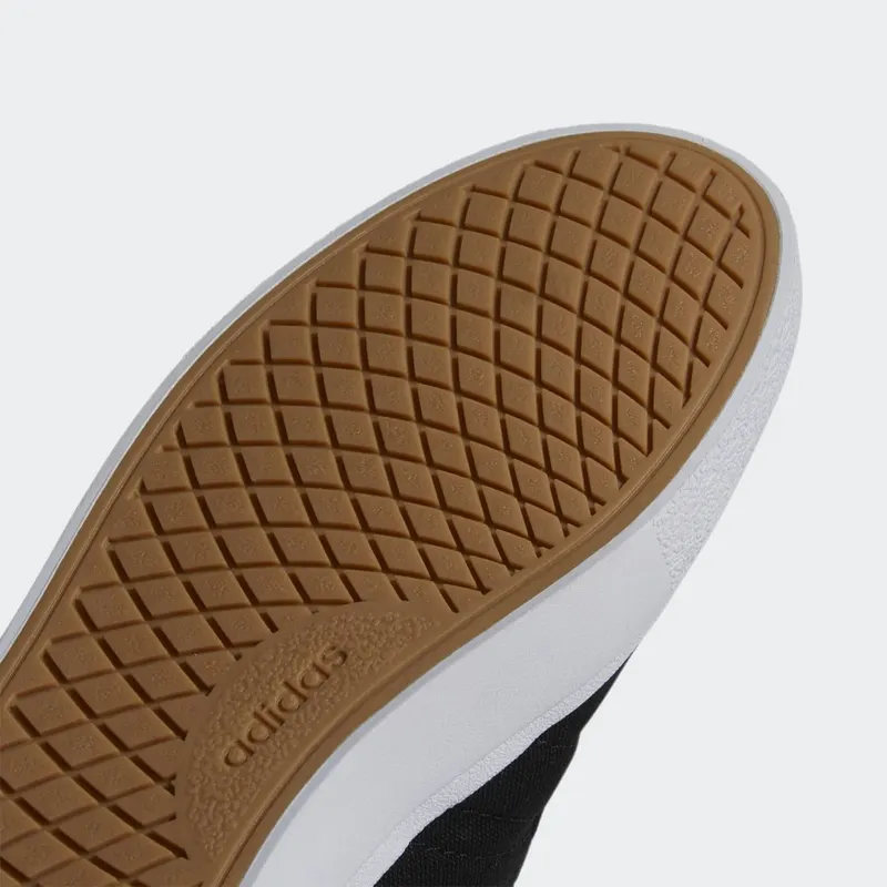 adidas Vulc Raid3r Skateboarding Core Black / Core Black / Cloud White (GY5496)
