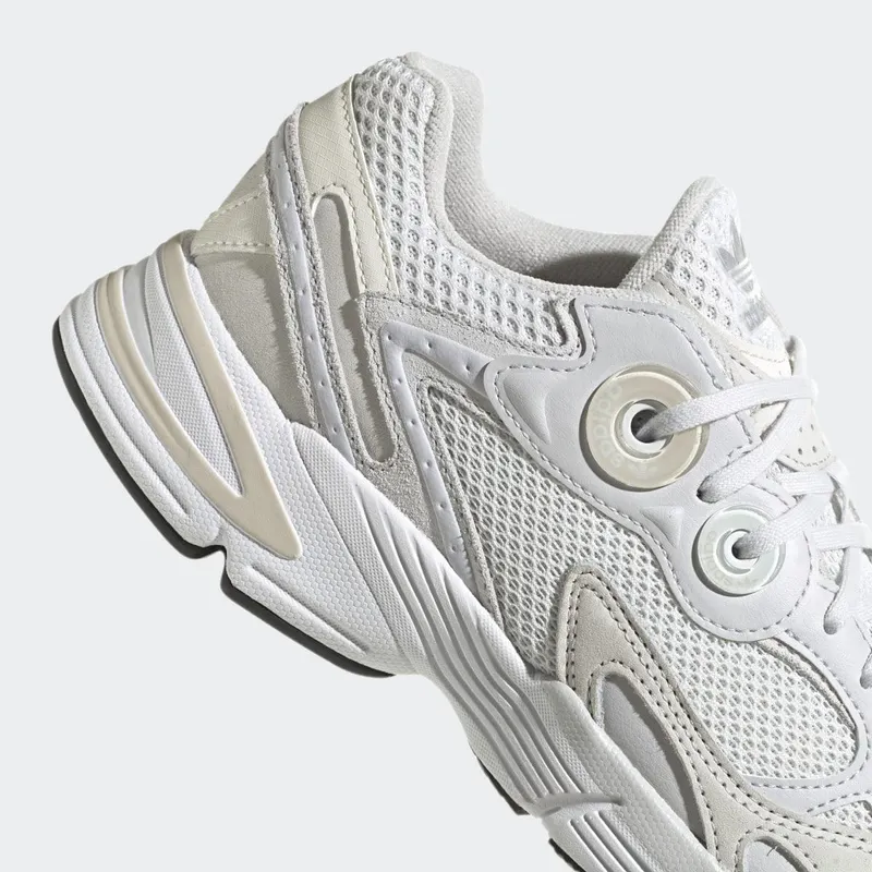 adidas Astir Crystal White / Crystal White / Cloud White (HP9039)