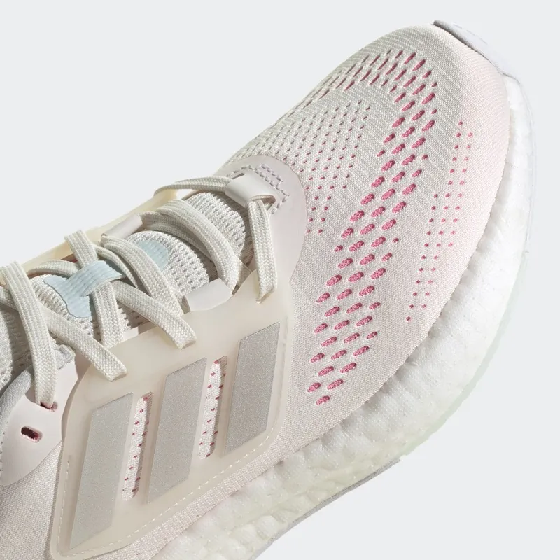 adidas Pureboost 22 Cloud White / Silver Metallic / Beam Pink (HQ1457)