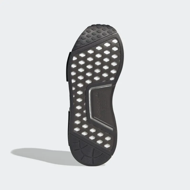 adidas NMD_R1 Core Black / Cloud White / Core Black (HQ6183)