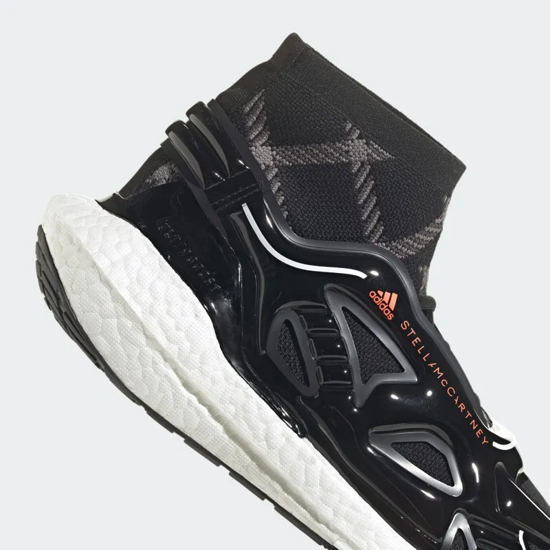 adidas adidas by Stella McCartney Ultraboost 22 Elevated Core Black / Grey Four / App Signal Orange (HQ6187)