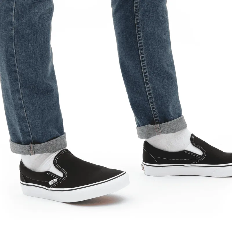 VANS Classic Slip-on Zwart (VN000EYEBLK)
