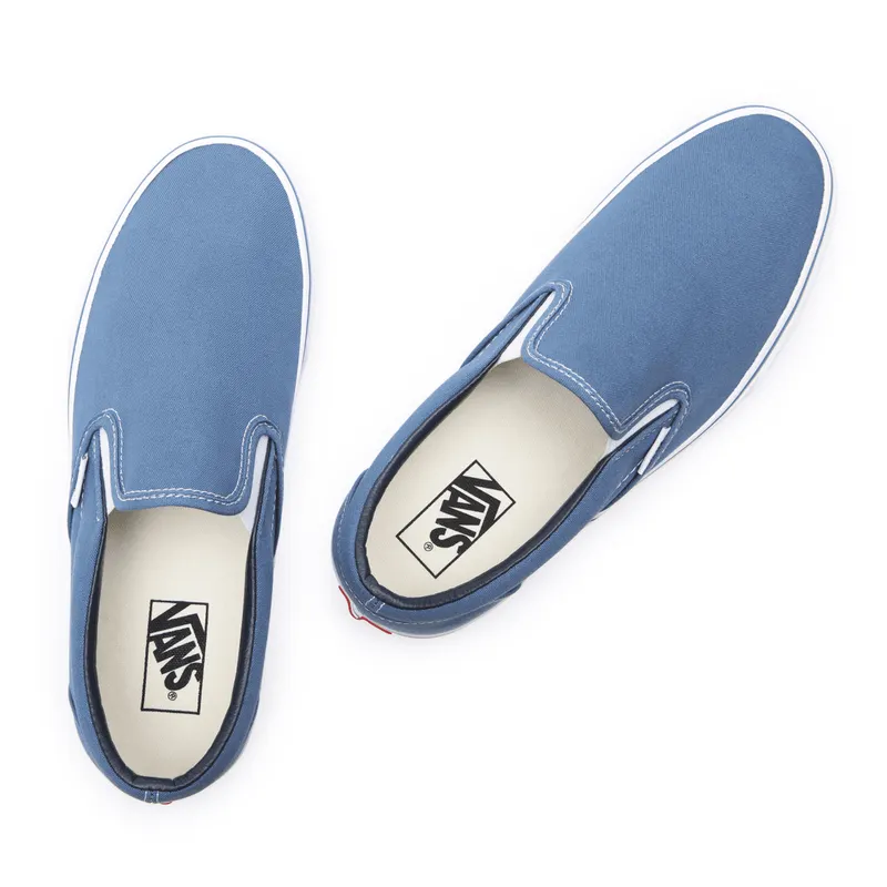 VANS Classic Slip-on Blauw (VN000EYENVY)