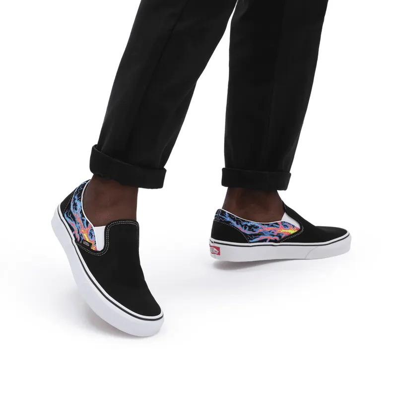 VANS Electric Flame Classic Slip-on Zwart (VN000XG8B03)
