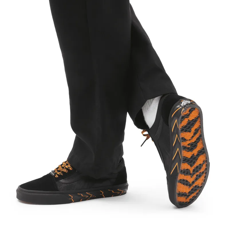 VANS Year Of The Tiger Old Skool Zwart (VN000ZDFBLK)