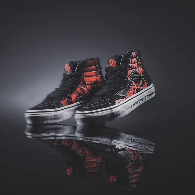 VANS Vans X Stranger Things Sk8-hi Reissue Zwart (VN0A2XSBY09)