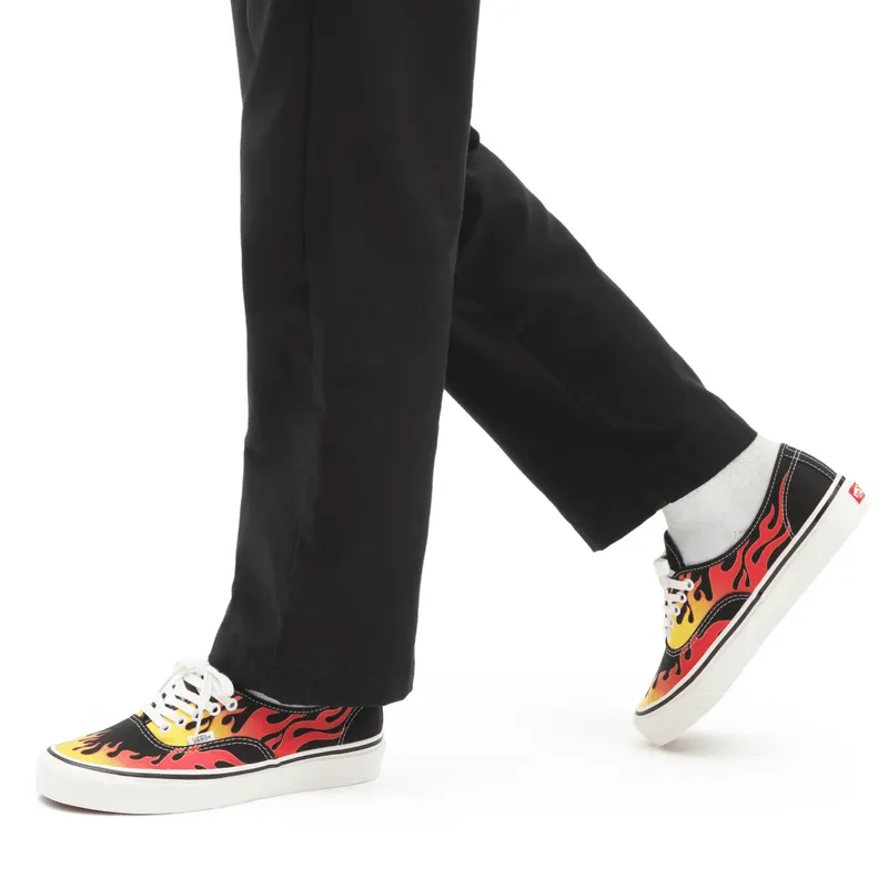 VANS Anaheim Factory Authentic 44 Dx Zwart (VN0A38EN423)