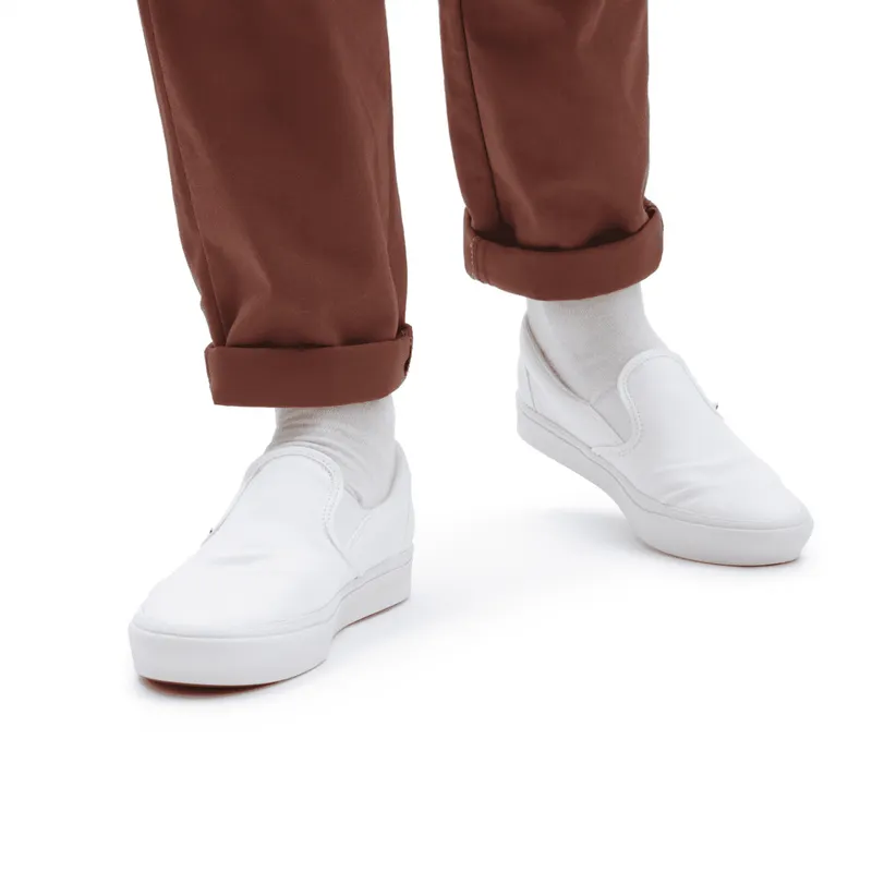 VANS Comfycush Slip-on Wit (VN0A3WMDVNG)