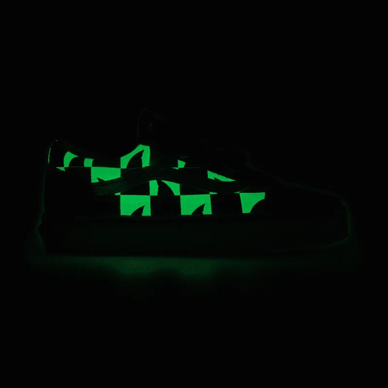 VANS Glow Checkerboard Sharks Old Skool Kinderschoenen Met Klittenband Zwart (VN0A4BUVAC3)